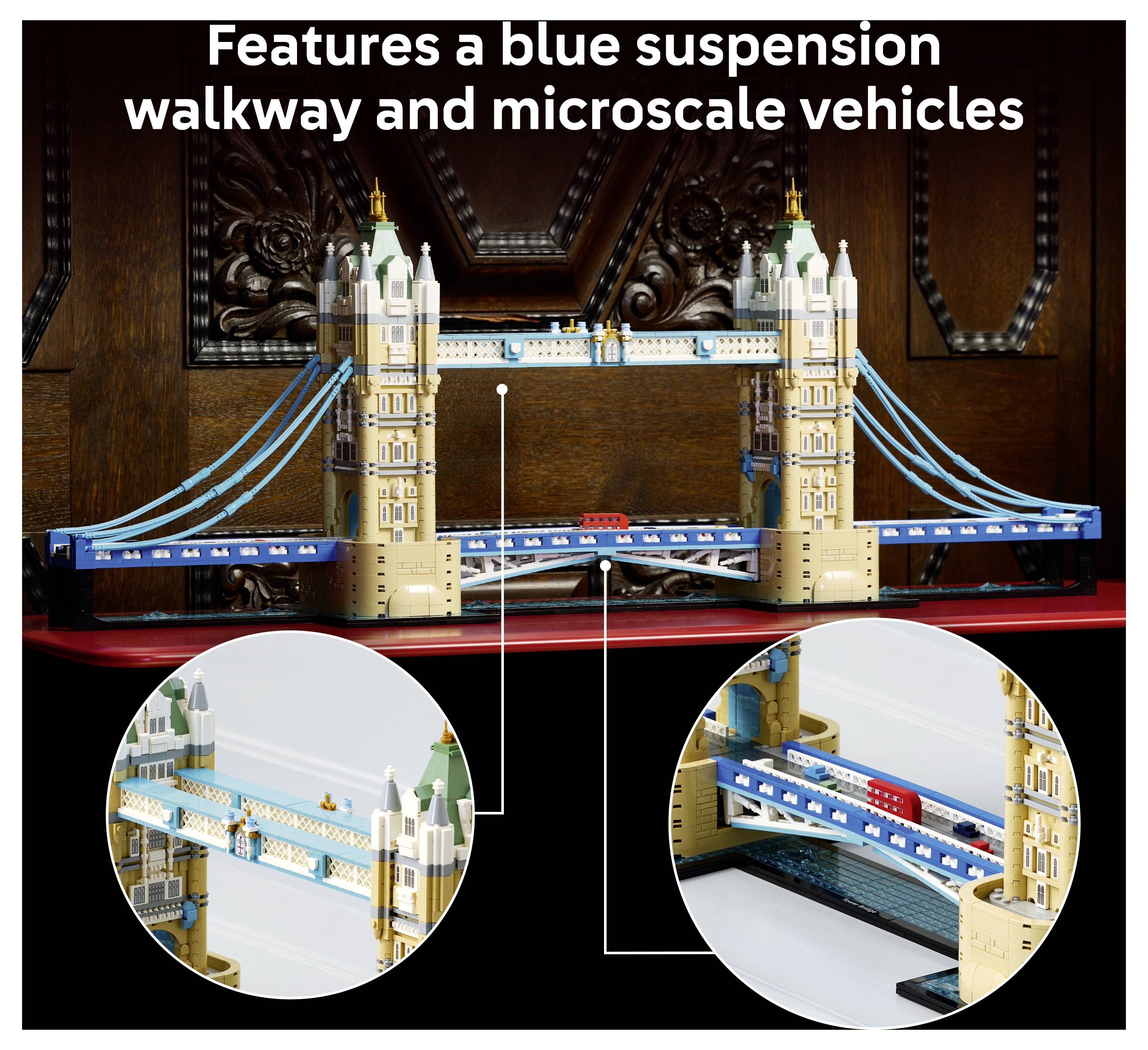Bild eines LEGO-Stilhängebrückenmodells mit blauem Gehweg und winzigen Fahrzeugen, dargestellt mit zwei Nahaufnahmen, die die Brückendetails hervorheben.