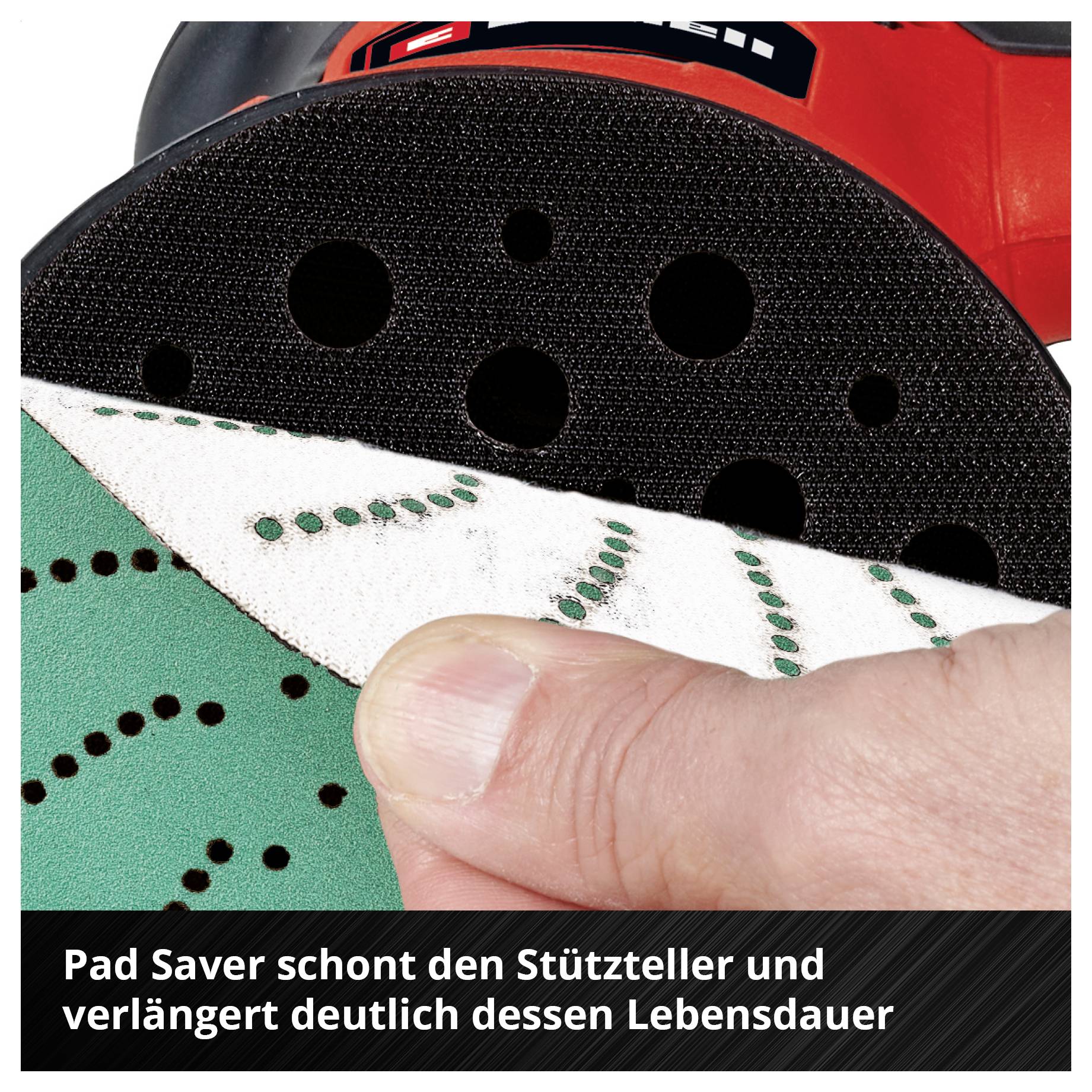 Nahaufnahme einer Hand, die einen Pad Saver an einem Stützsteller zeigt; Text: 'Pad Saver schont den Stützsteller und verlängert deutlich dessen Lebensdauer'.