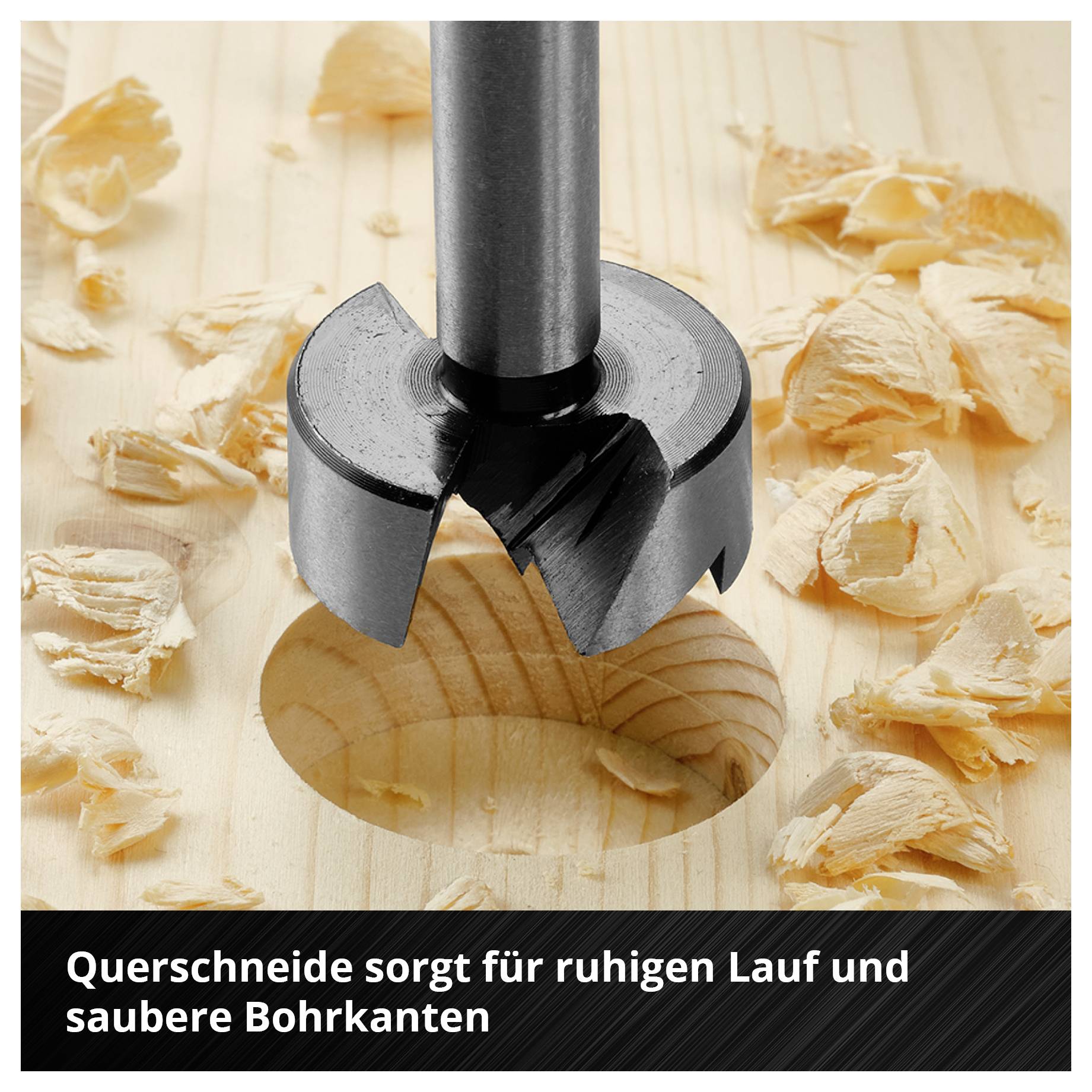 # Deutsches Plakat mit folgendem Text:Die einzige Lithium-Knopfzelle der Welt mit Schutz vor Verbrennungen bei Verschlucken[Kopfsymbol eines Kindes][Blauer Text]
