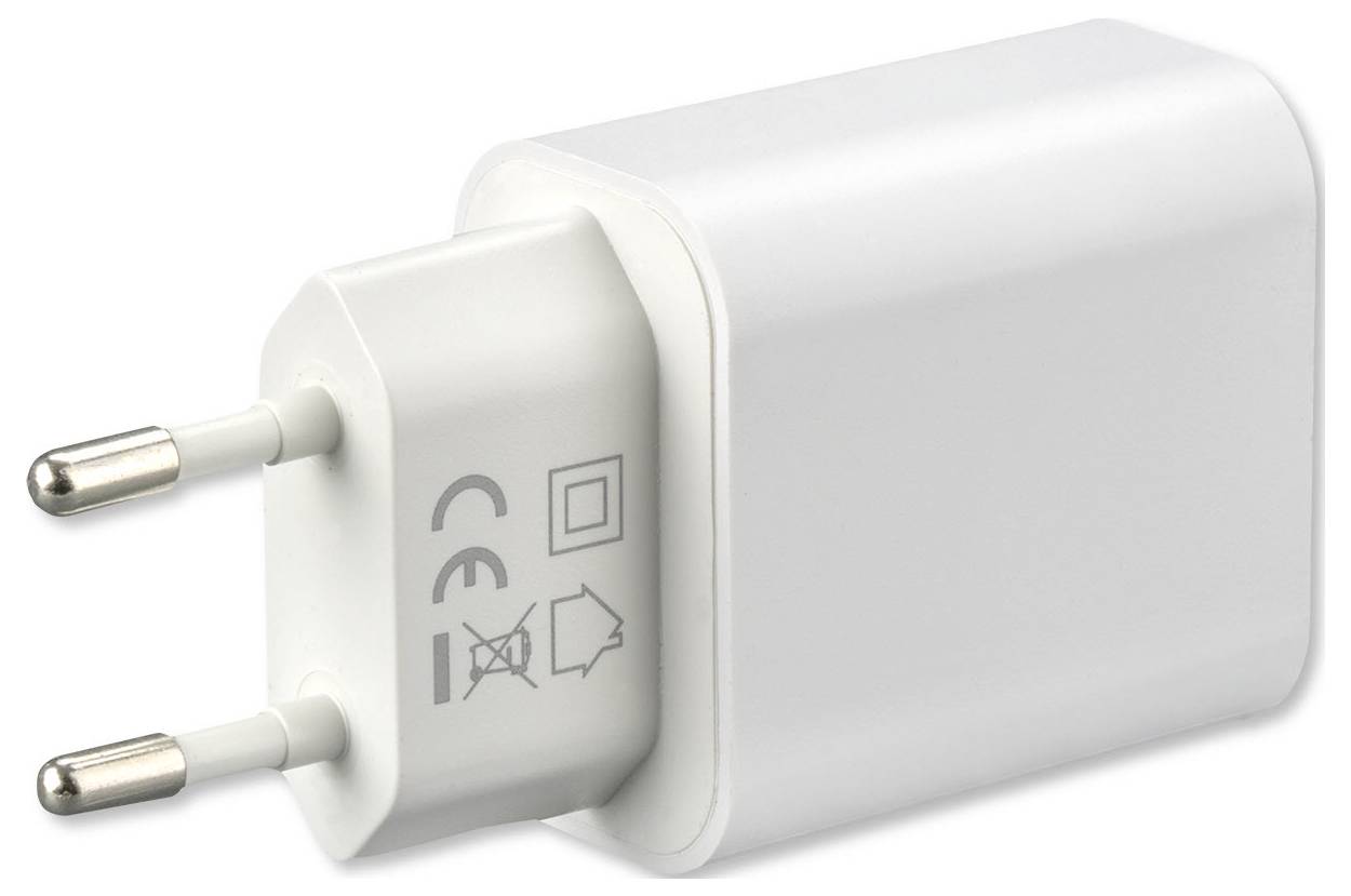 Weiße Wandsteckdose mit zwei runden europäischen Stecker-Pins und USB-Ladegerät auf weißem Hintergrund.