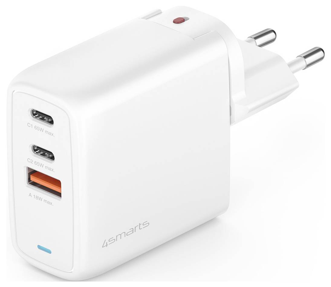 Weiß 4smarts USB-Wandladegerät mit zwei USB-C-Anschlüssen und einem USB-A-Anschluss, EU-Zweipolstecker, rote Kontrollleuchte.