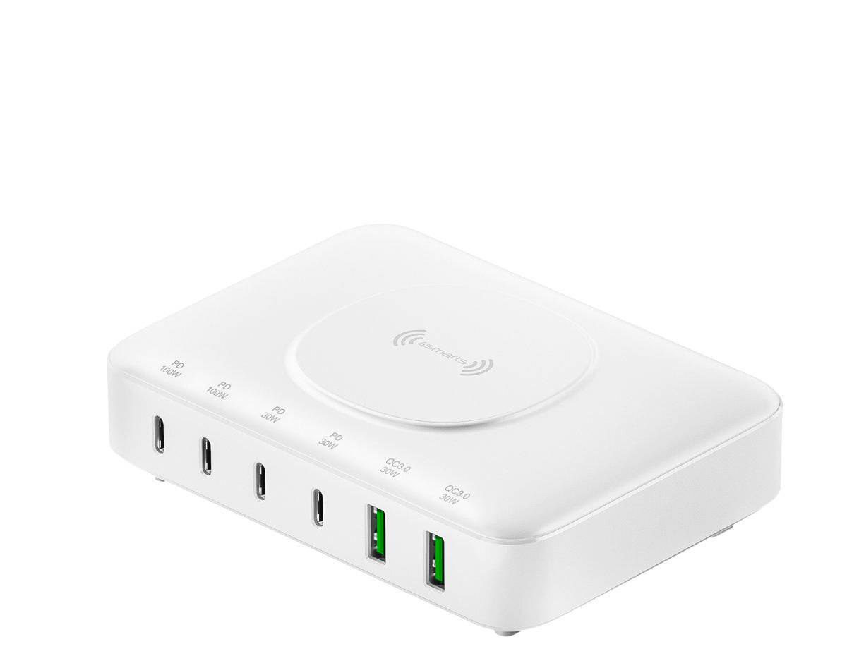 Weiße Ladestation mit mehreren USB-C- und USB-A-Anschlüssen, dargestellt in einer Produktansicht.