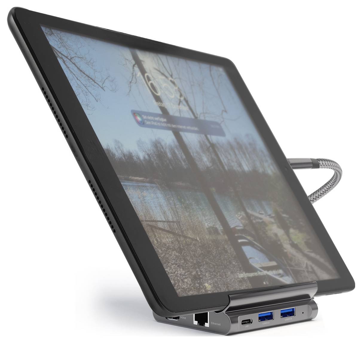 Seitenansicht eines Touchscreen-Monitors auf einer Dockingstation mit USB- und Ethernet-Anschlüssen und einem dahinter angeschlossenen Kabel.