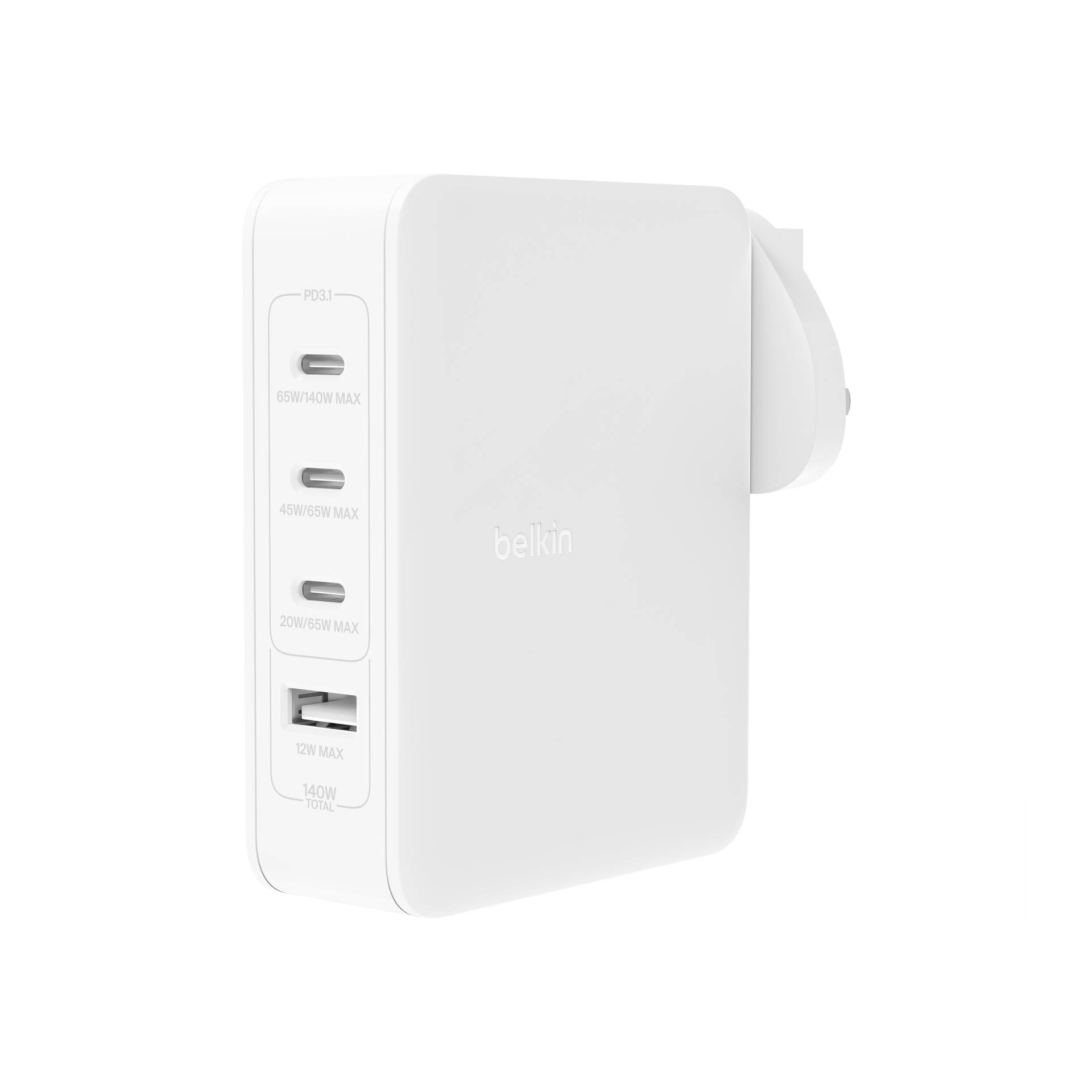 Weißes Belkin-Wandladegerät mit drei USB-C-Anschlüssen und einem USB-A-Anschluss, gezeigt in einem Produktfoto vor weißem Hintergrund.