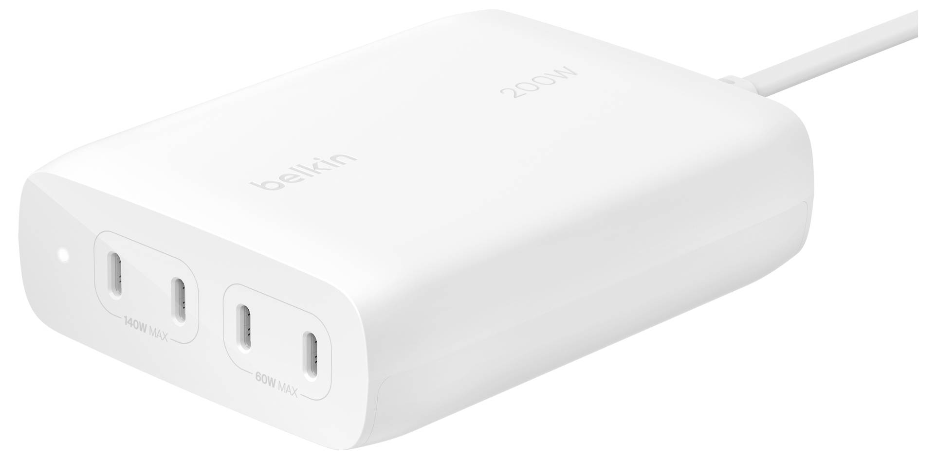 Weißer Belkin-Netzteil mit zwei USB-C-Anschlüssen und einem auf der rechten Seite angeschlossenen Kabel