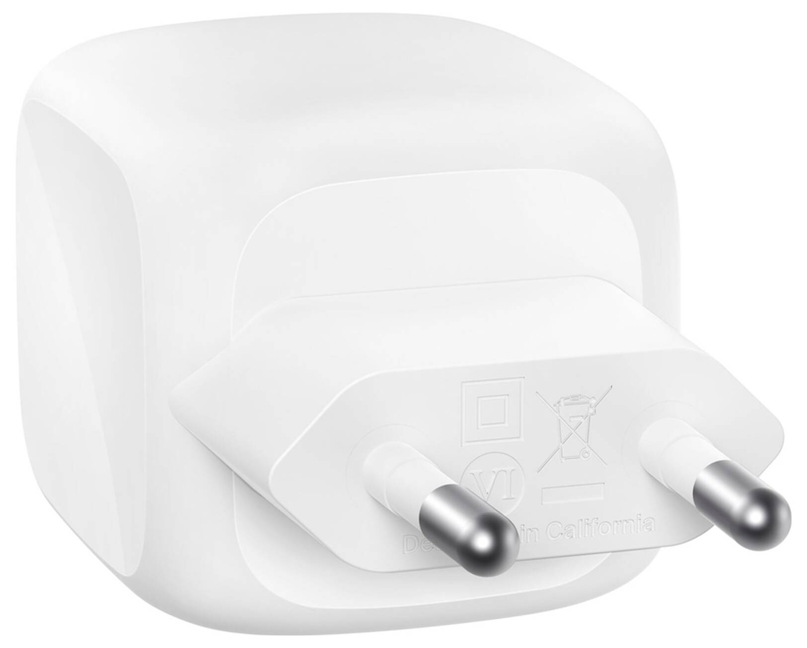 Weißer zweipoliger Elektrostecker-Adapter mit Metallanschlüssen, in Nahaufnahme auf einfachem Hintergrund dargestellt.