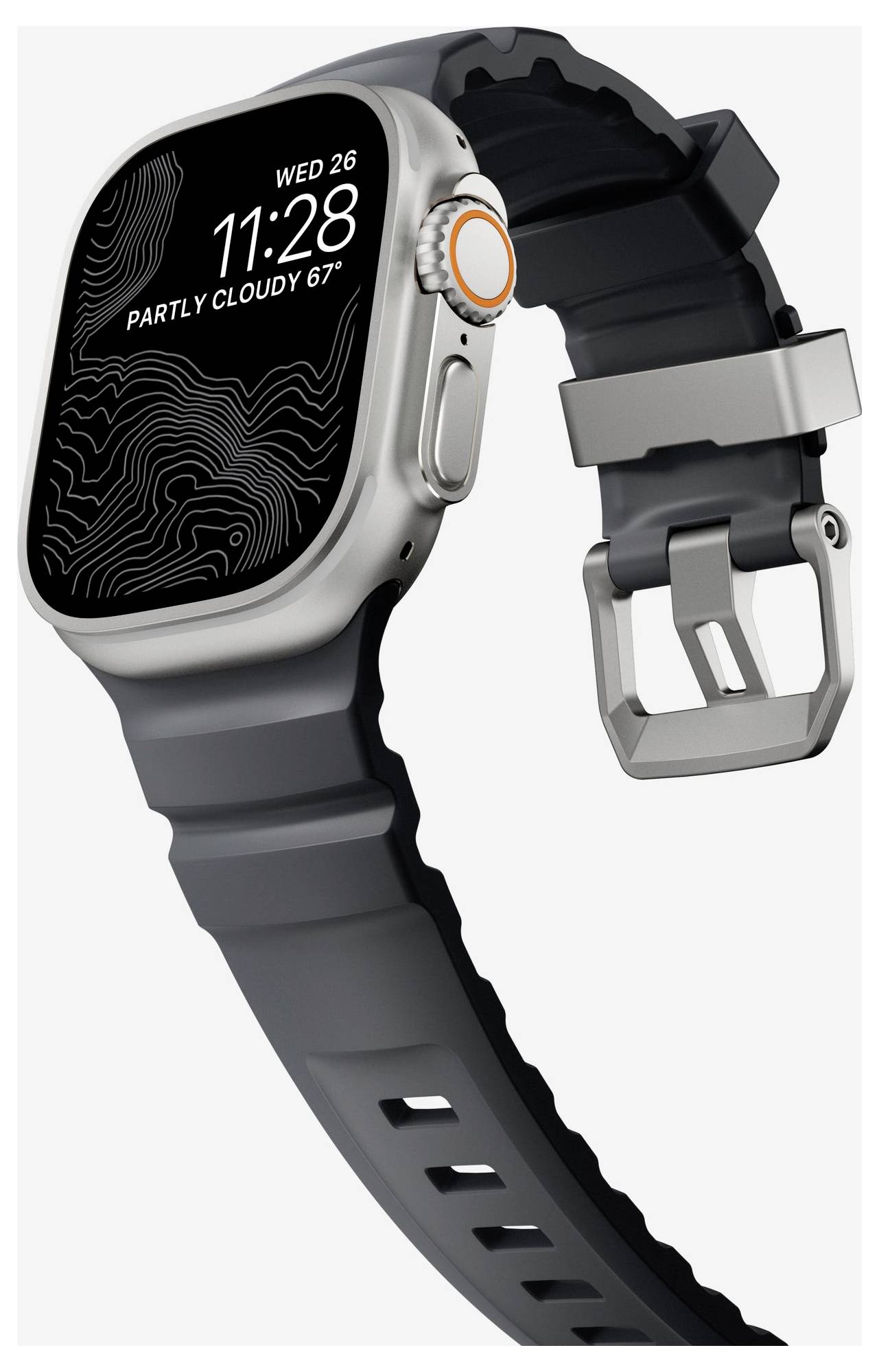 Eine schwarze Apple Watch mit silbernem Gehäuse und dunklem Sportarmband, in schräger Ansicht dargestellt, um die Seitentaste und die Metallschnallenschließe zu zeigen.