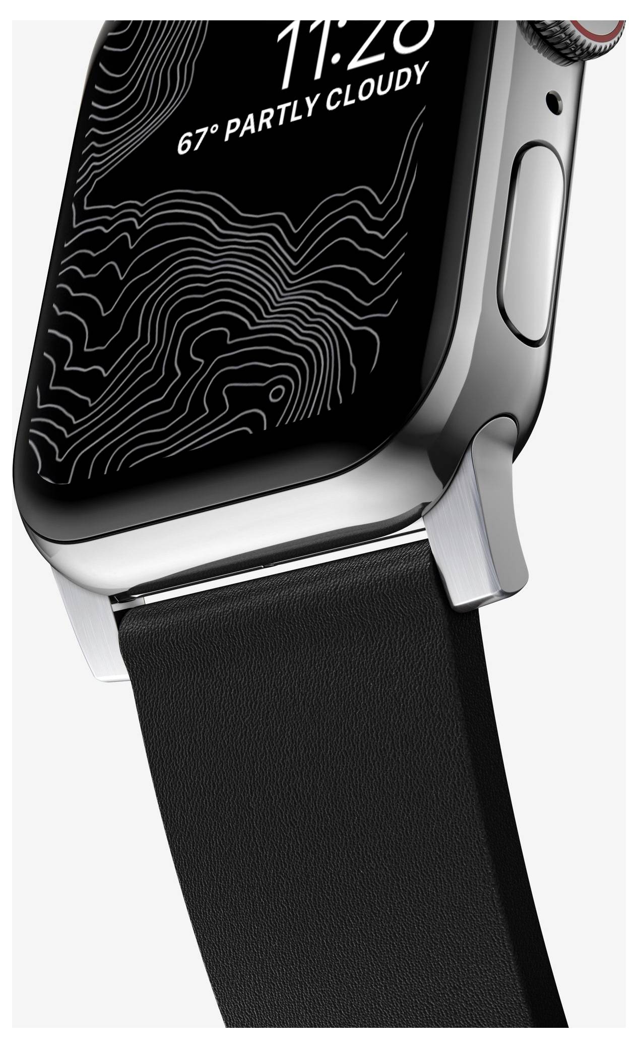 Nahaufnahme einer silbernen Smartwatch mit schwarzem Armband, die 11:20 und 67° teilweise bewölkt auf einem dunklen kartenähnlichen Zifferblatt anzeigt.