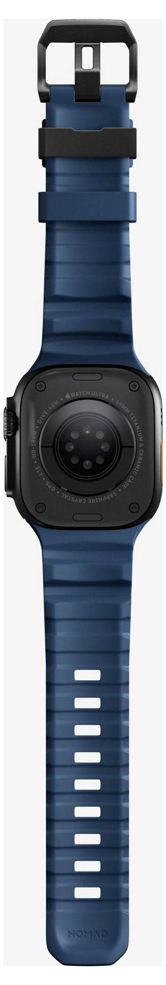 Frontansicht einer blauen Smartwatch mit schwarzem Gehäuse und digitaler Krone, vertikal auf weißem Hintergrund dargestellt.