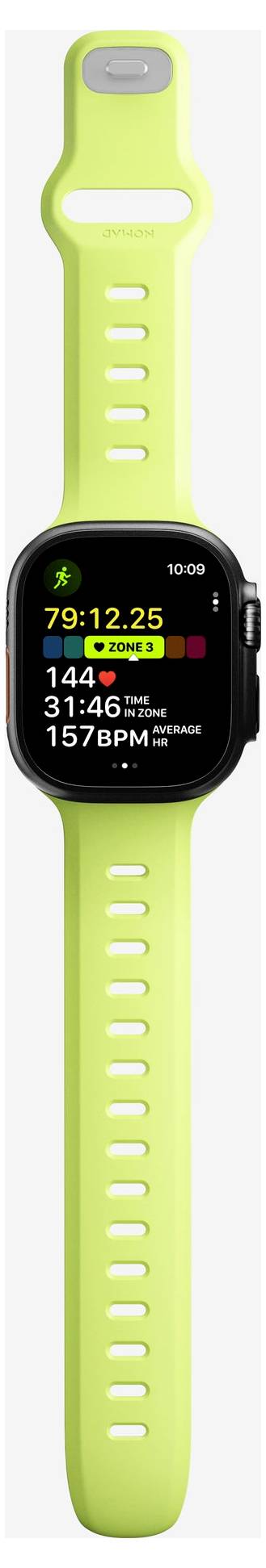 Eine neongrüne Smartwatch mit schwarzem quadratischem Zifferblatt zeigt einen Fitness-Trainingsbildschirm mit Uhrzeit, Schritten, Kalorien, Entfernung und Herzfrequenz an.