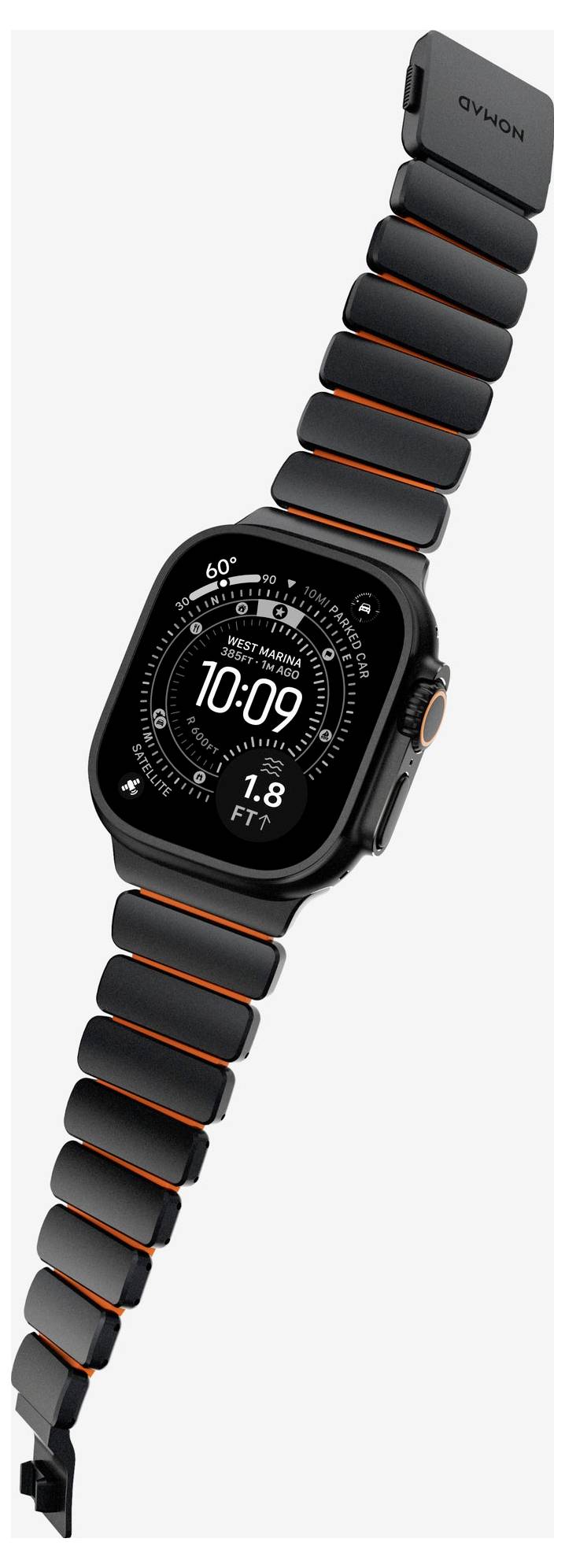 Schwarze quadratische Smartwatch mit orange akzentuiertem segmentiertem Armband, in einem Winkel auf weißem Hintergrund gezeigt; Display zeigt 10:09 und 1,8 FT an.