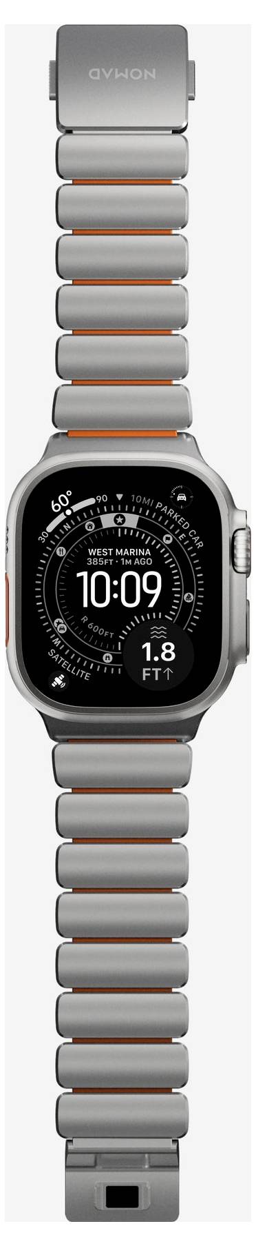 Apple Watch Ultra mit einem silbernen Metalllied-Armband, Vorderansicht auf weißem Hintergrund.