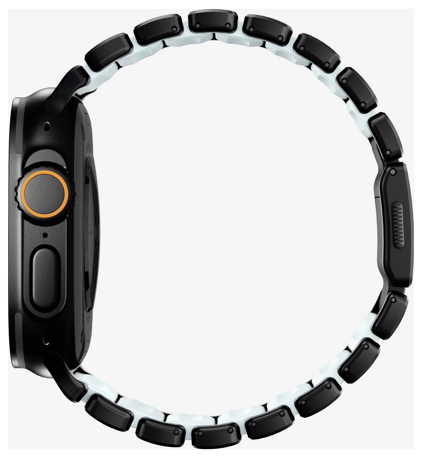 Schwarzes Fitness-Tracker-Armband mit segmentiertem verstellbarem Band und seitlichem Knopf mit orangefarbenem Ring, vor weißem Hintergrund dargestellt.