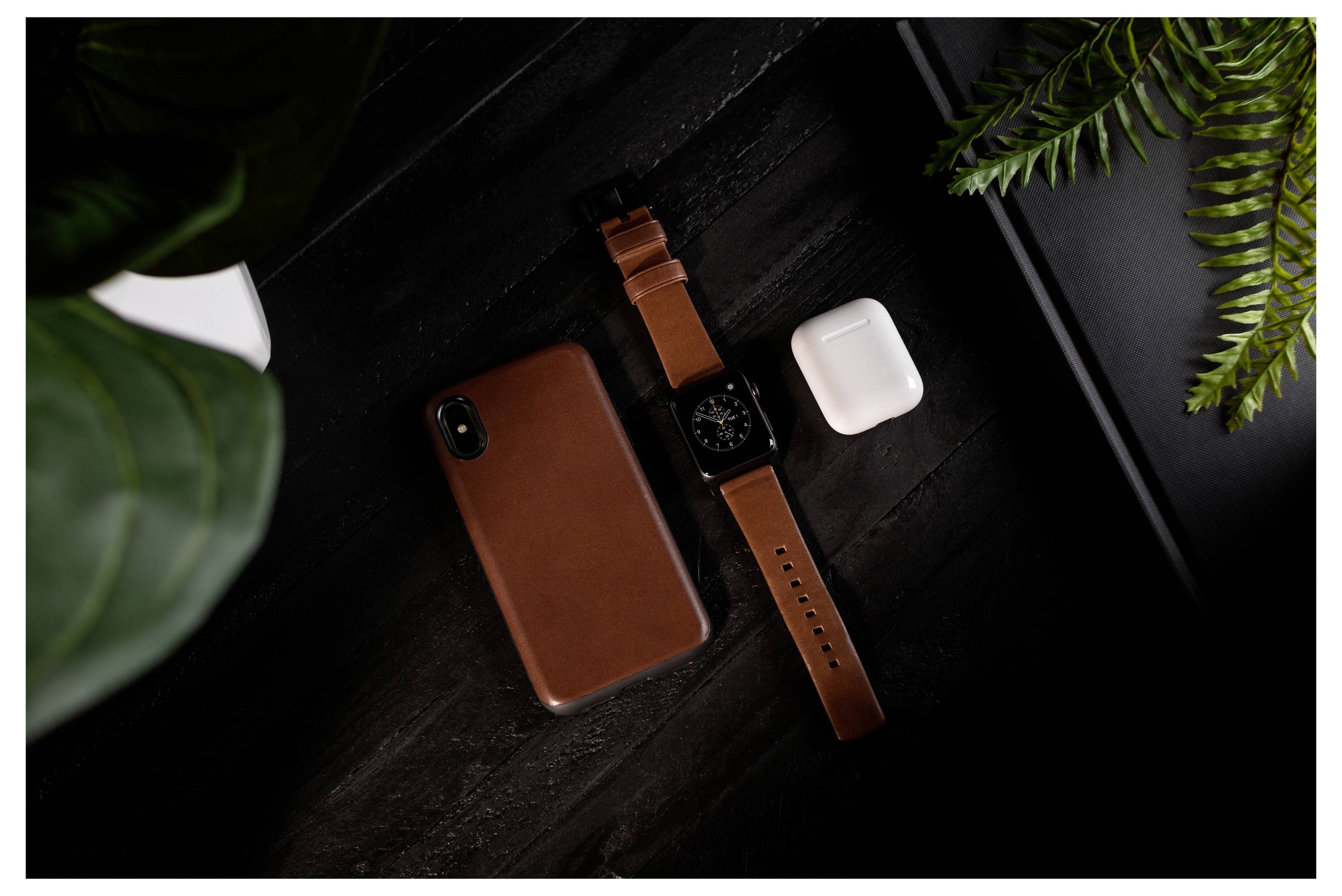 Nomad Modern Lthr. Brown Connect. Armbandschlaufe Braun