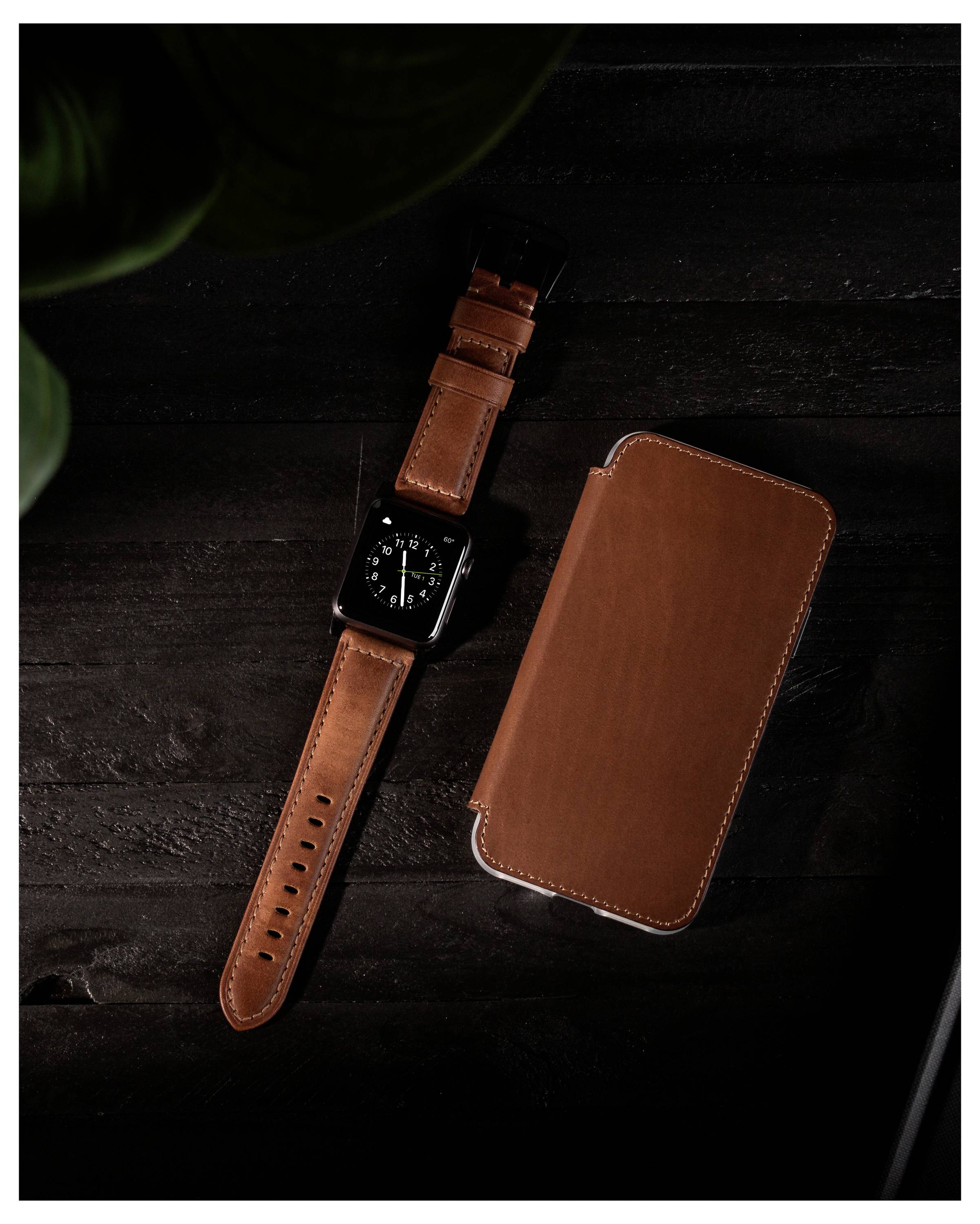 Nomad Modern Lthr. Brown Connect. Armbandschlaufe Braun