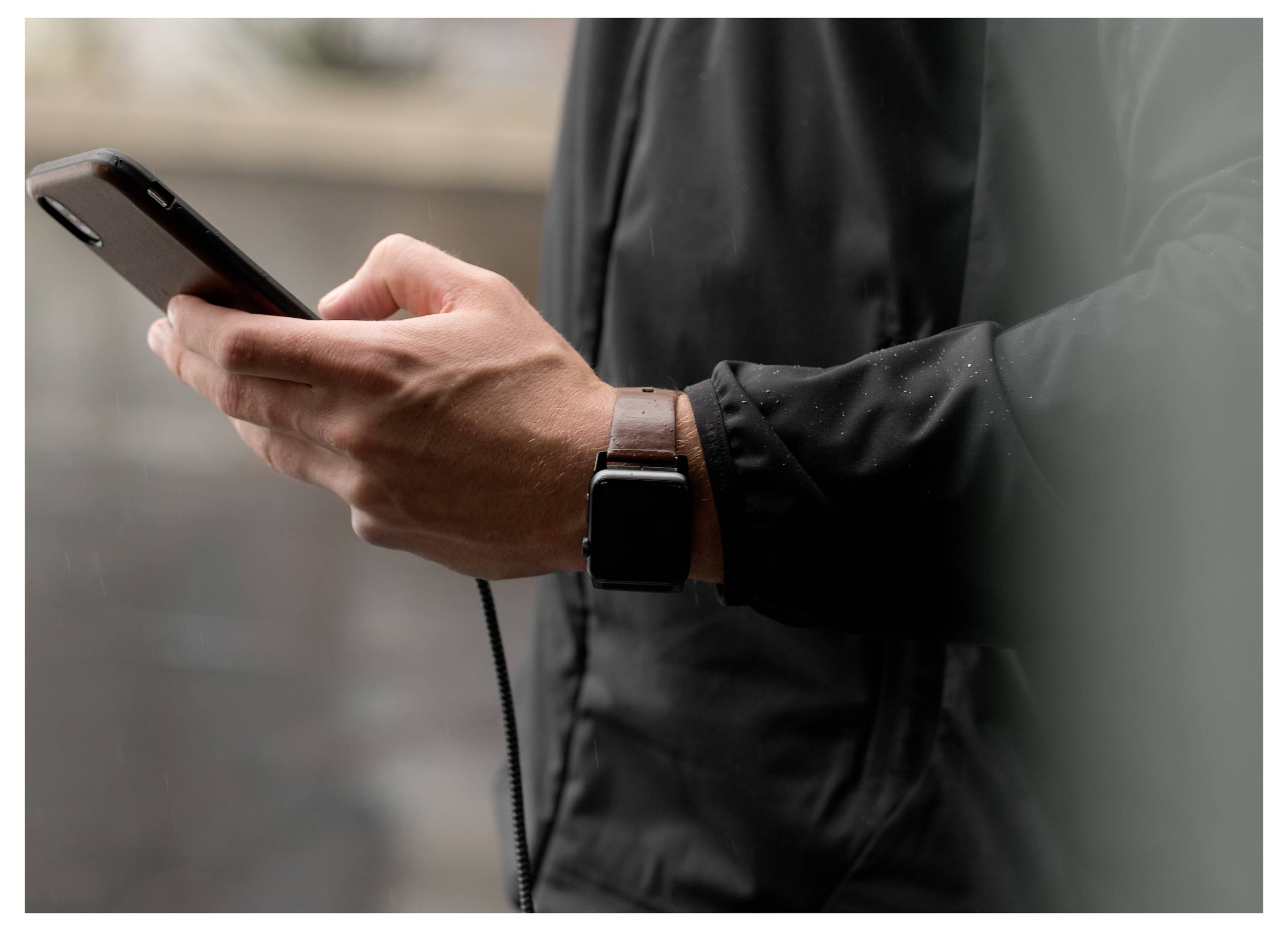 Nomad Modern Lthr. Brown Connect. Armbandschlaufe Braun
