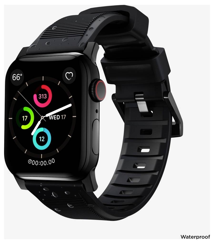 Schwarze wasserdichte Smartwatch mit quadratischem Gehäuse, die Fitness-Ringe, Wetter und Uhrzeit anzeigt, kombiniert mit einem schwarzen perforierten Armband.