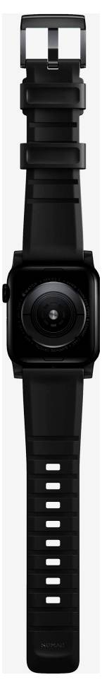 Digitale schwarze Armbanduhr mit quadratischem Gehäuse und schwarzem Gummiarmband, Vorderansicht.