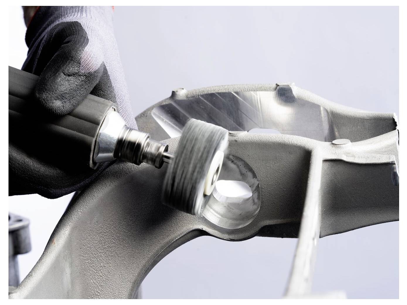 PFERD TOOLS INOX-TOTAL Rundbürste ungezopft RBUIT Ø50x15mm Schaft-Ø6mm SiC-Filament-Ø0,90mm Korn 180 Kunststoffseitenscheiben