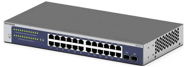 Vorderansicht eines NETGEAR 24-Port-Ethernet-Netzwerk-Switches mit Status-LEDs und zwei Uplink-Ports.