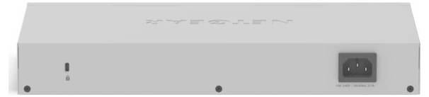 Frontansicht eines silbernen elektronischen Geräts mit einer schwarzen Stromeingangsöffnung auf der rechten Seite, einer kleinen Statusleuchte und einem Anschluss auf der linken Seite sowie einem schlicht kastenförmigen Gehäuse.