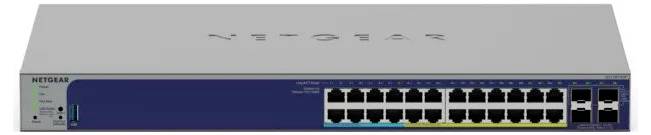 Vorderansicht eines NETGEAR Ethernet-Switches mit 24 RJ45-Anschlüssen und 4 SFP-Ports auf einer grau-blauen Rack-Mount-Einheit.