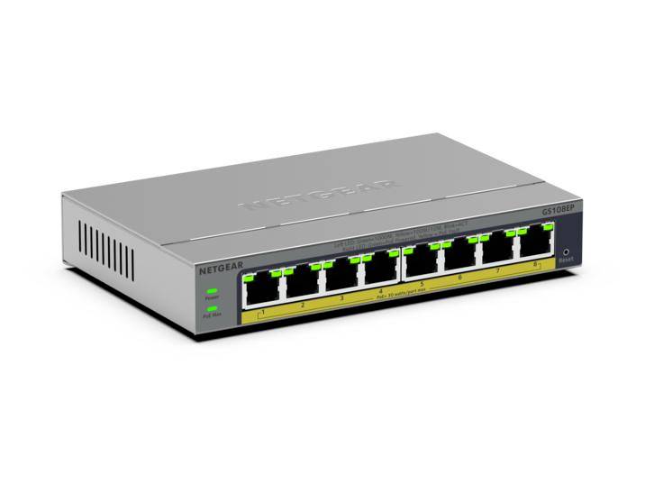 Ein silberner NETGEAR 8-Port-Ethernet-Switch mit Statusleuchten, in schräger Ansicht auf weißem Hintergrund abgebildet.