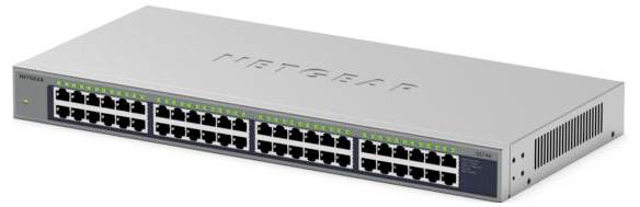 Vorderansicht eines NETGEAR-Netzwerk-Switches mit mehreren Ethernet-Ports und Statusleuchten, dargestellt auf weißem Hintergrund.