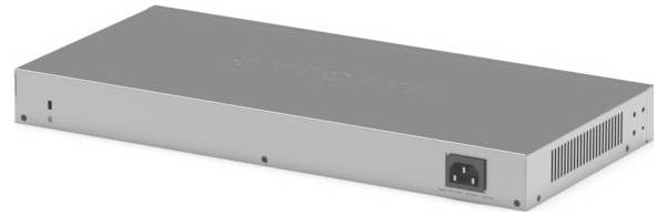 Silberner Rack-Mount-Server oder Netzwerkgerät in Perspektivansicht auf weißem Hintergrund, mit vorderem Stromeingang, Lüftungsöffnungen und Anzeigelichtern.