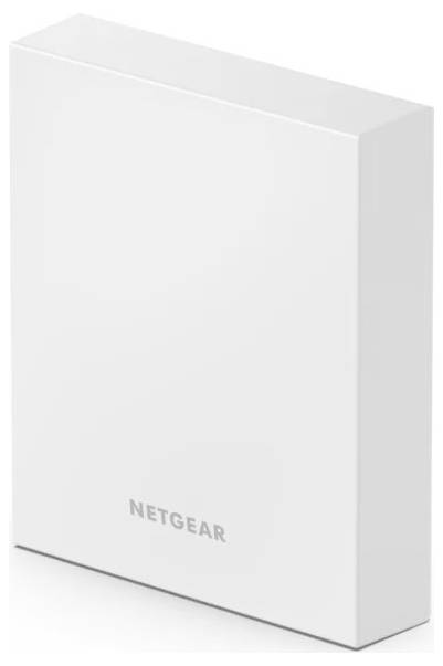 Weißes NETGEAR-Netzwerkgerät oder Router in einer einfachen produktstilisierten Ansicht vor einem einfachen Hintergrund.