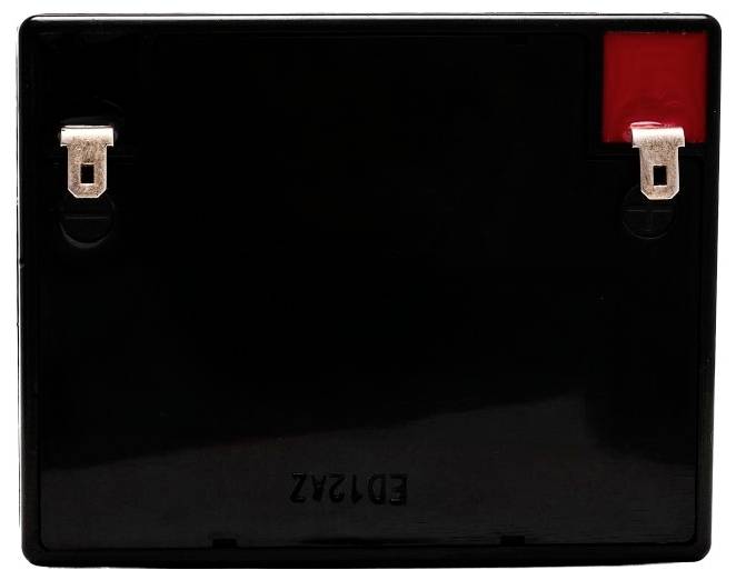 Silberner Laptop, teilweise von hinten geöffnet, mit einem Windows-Logo auf dem Deckel vor weißem Hintergrund.