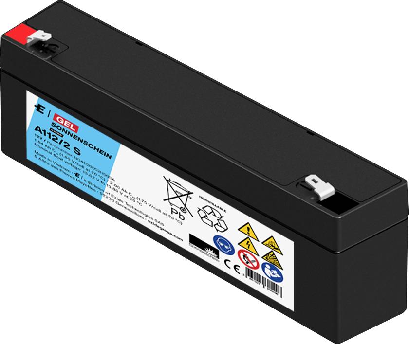 Schwarze rechteckige wiederaufladbare Batterie mit beschrifteter Seite und roten/weißen Anschlüssen, dargestellt auf weißem Hintergrund.