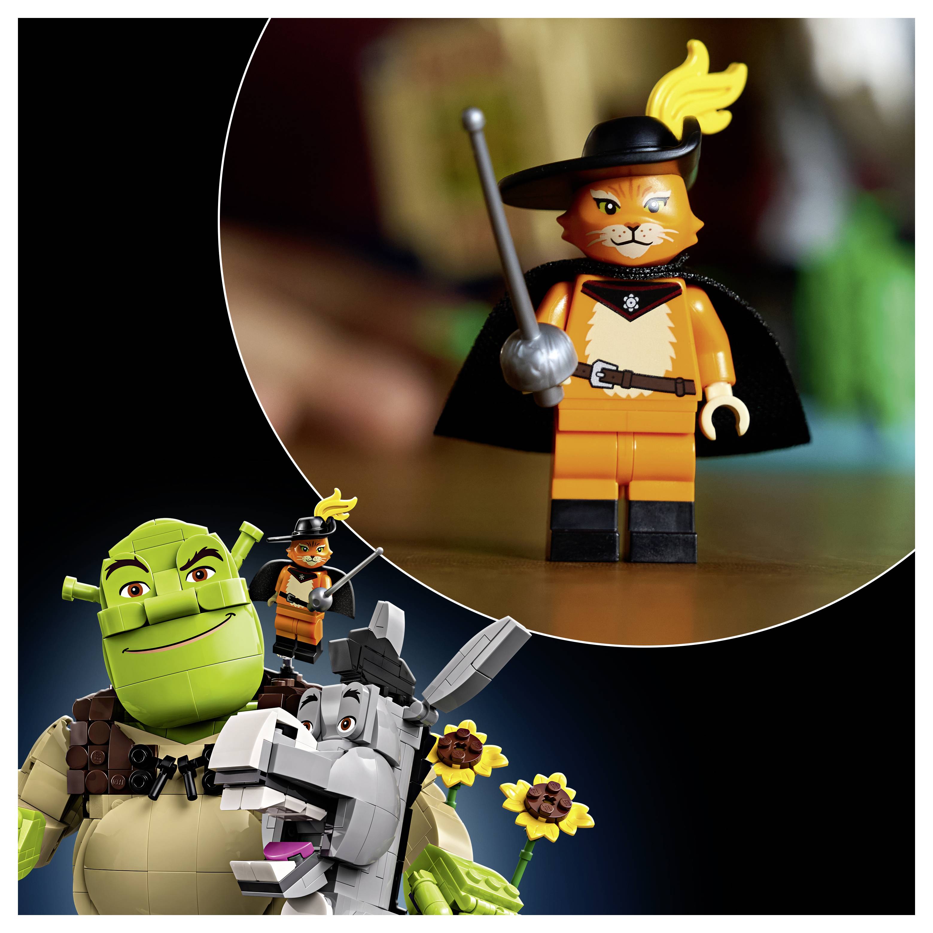 Composite-Bild von LEGO Shrek-Charakteren, mit Puss in Boots, der ein Schwert hält, in einer kreisförmigen Einfassung oben über Shrek und Esel unten.