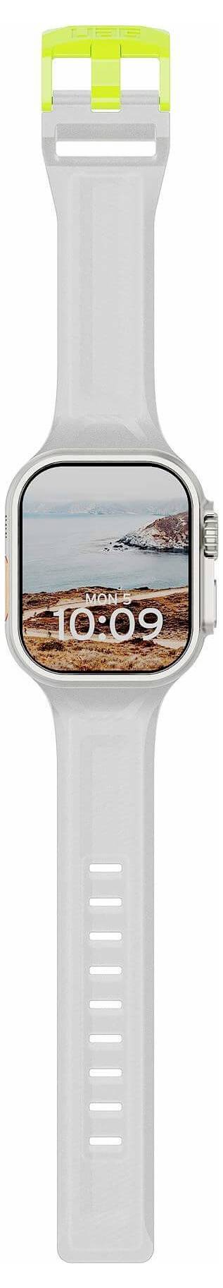 Eine Smartwatch mit weißem Armband, die ein malerisches Küsten-Zifferblatt und die Uhrzeit 10:09 anzeigt.