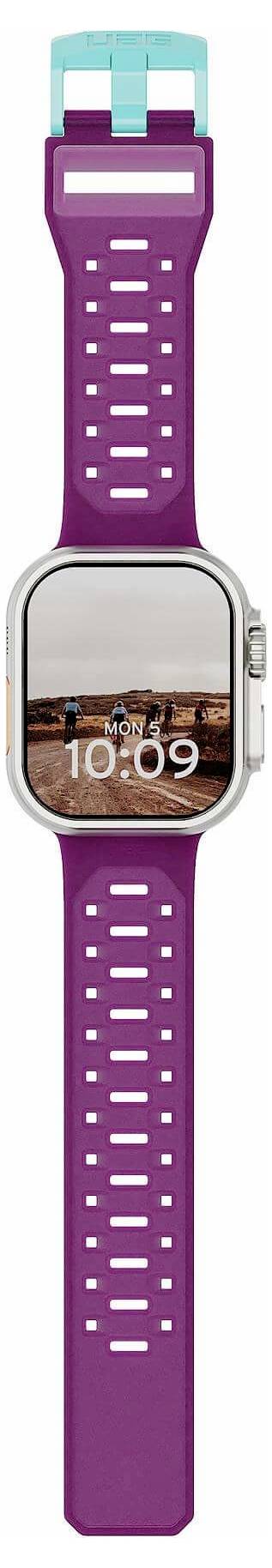 Violette Smartwatch mit eckigem silbernem Gehäuse und passendem Armband, auf dem Bildschirm wird die Zeit 10:09 angezeigt.