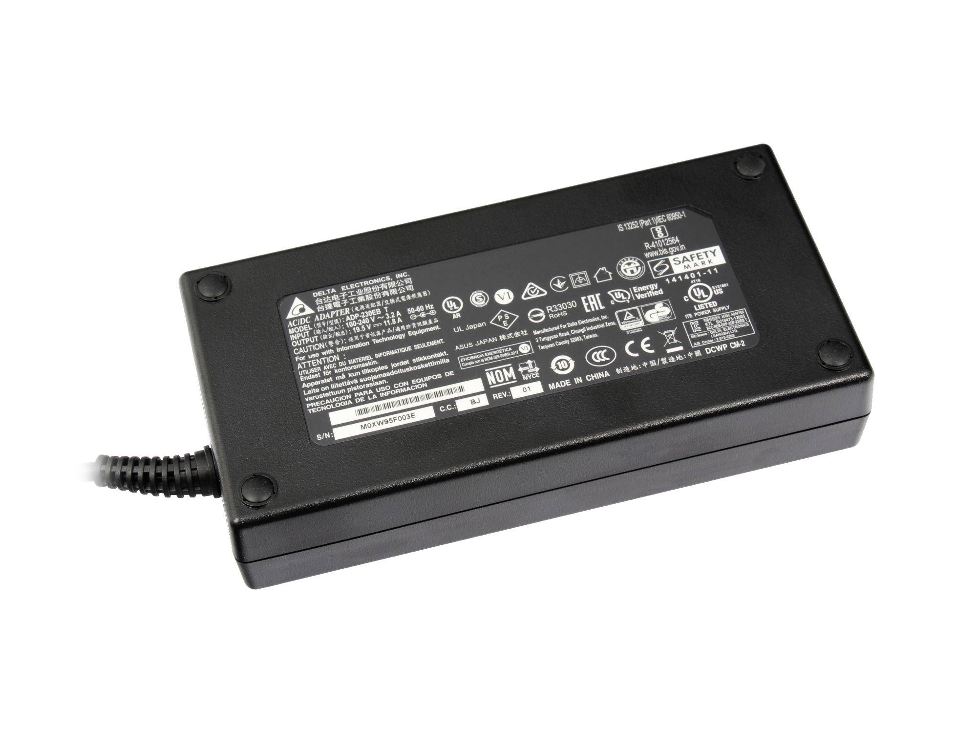 Schwarzer rechteckiger Netzadapter mit angebrachtem Kabel und gedrucktem Sicherheitsetikett, dargestellt auf weißem Hintergrund.