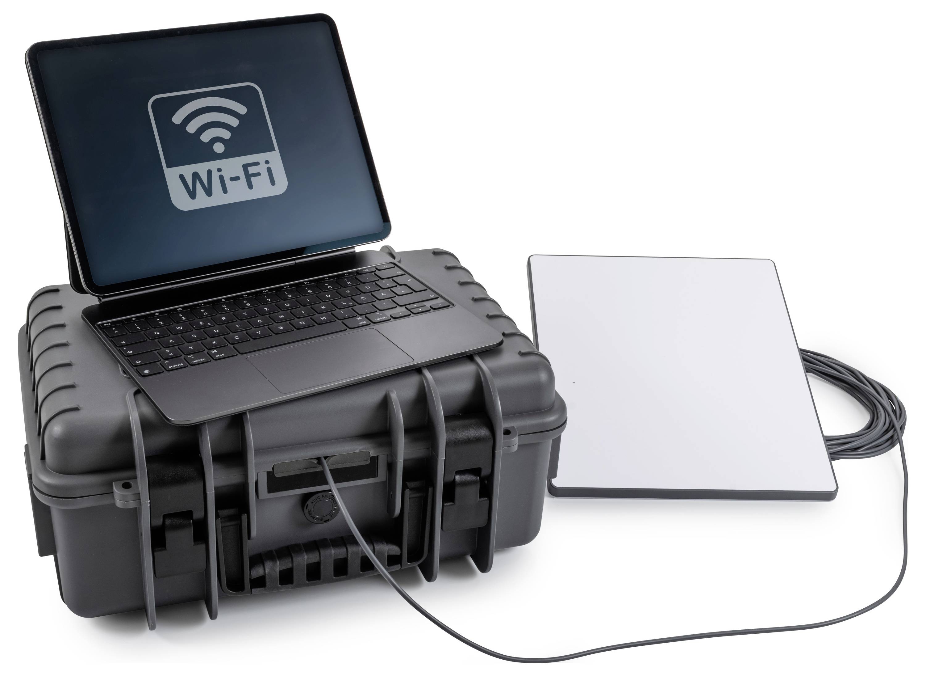 Laptop in einem robusten schwarzen Gehäuse zeigt ein 