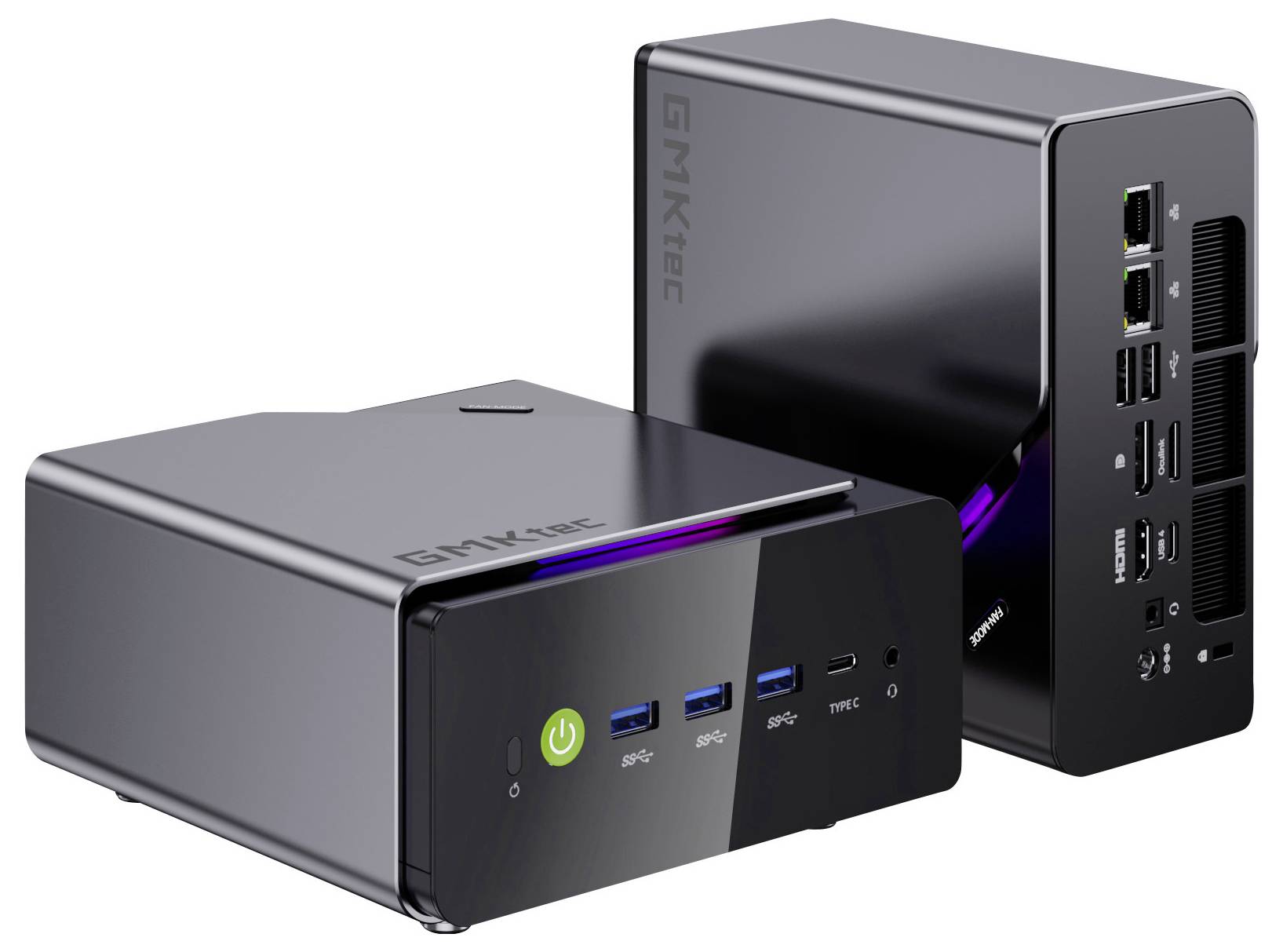 Zwei kompakte Gmktec Mini-PCs auf weißem Hintergrund, einer frontal mit sichtbaren Stromversorgungs- und USB-Anschlüssen, einer rückseitig mit mehreren Konnektivitätsanschlüssen.