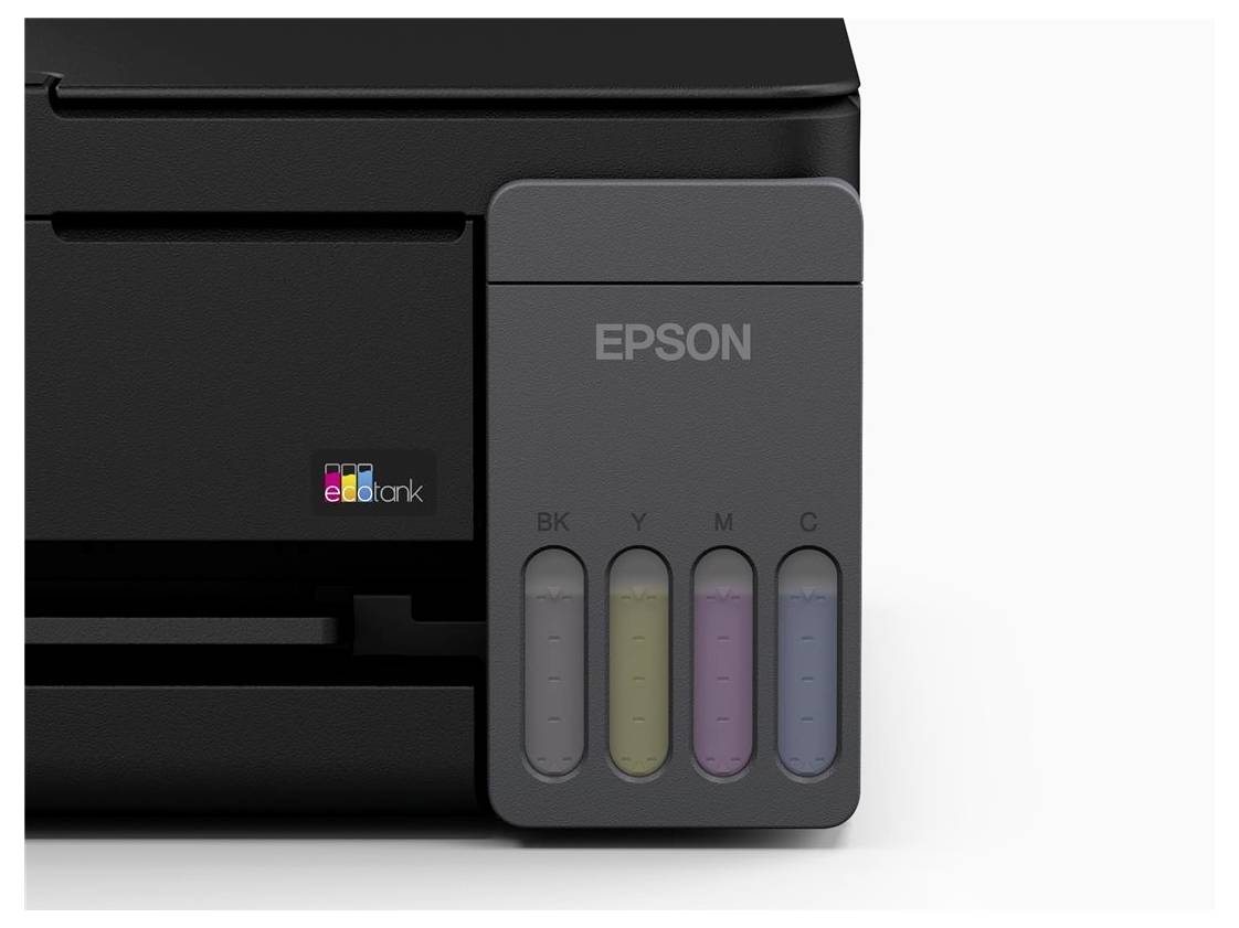 Nahaufnahme eines Epson EcoTank-Druckers mit sichtbaren Tintentankfenstern mit den Bezeichnungen BK, Y, M und C.