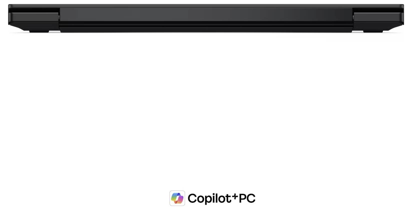 Schlanker schwarzer Laptop von der Seite auf weißem Hintergrund betrachtet, mit dem Copilot+PC-Logo zentriert darunter.