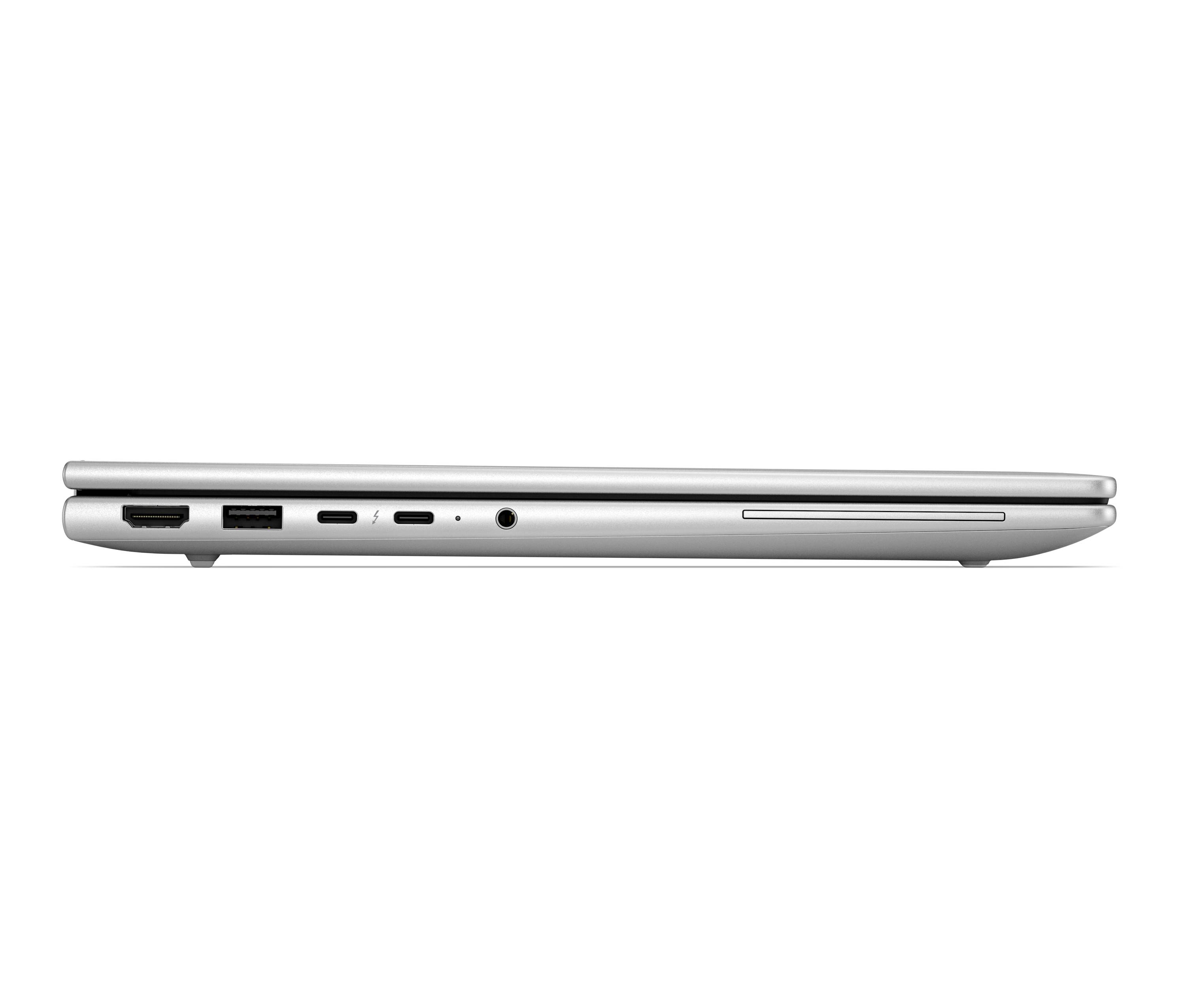 Seitenansicht eines geschlossenen silbernen Laptops mit seiner linken Kante, Anschlüssen und einem Laufwerkschacht auf weißem Hintergrund.
