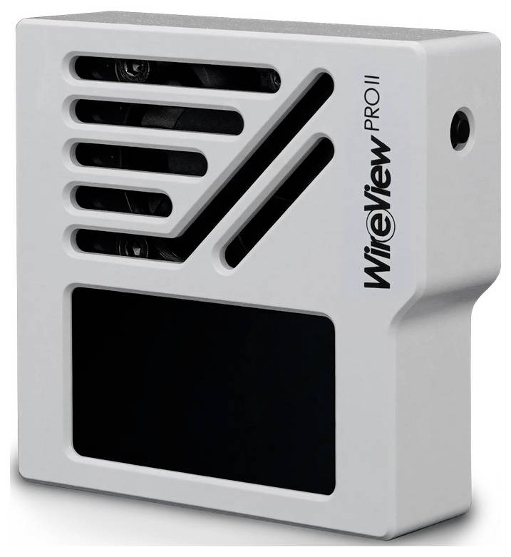 Weißes WireView PRO-Gerät mit Belüftungsschlitzen und dunklem Anzeigefeld, in Großaufnahme vor neutralem Hintergrund gezeigt.