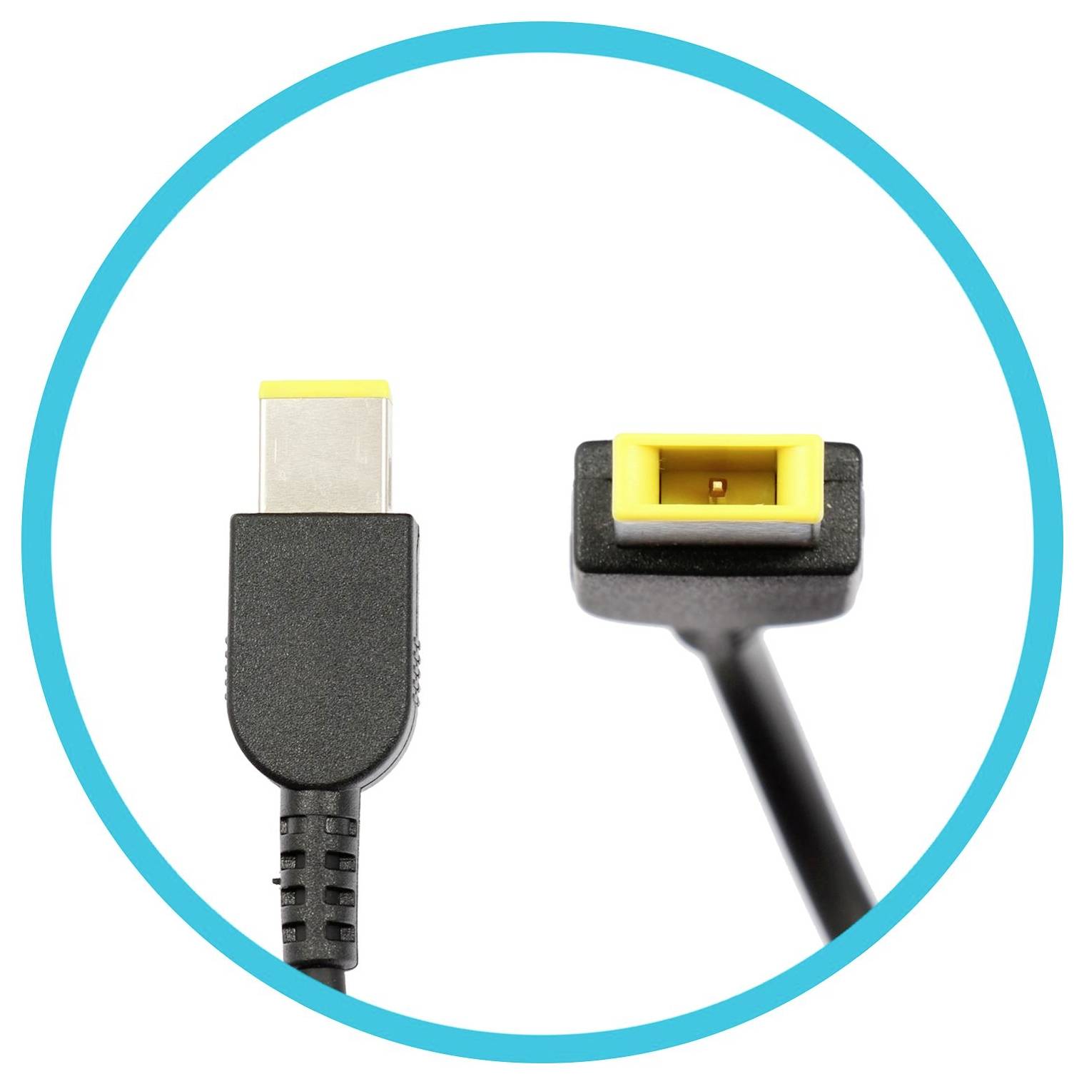 USB-C-Kabelverbinder in Nahaufnahme, mit einem männlichen USB-C-Stecker auf der linken Seite und einer weiblichen USB-C-Buchse auf der rechten Seite.