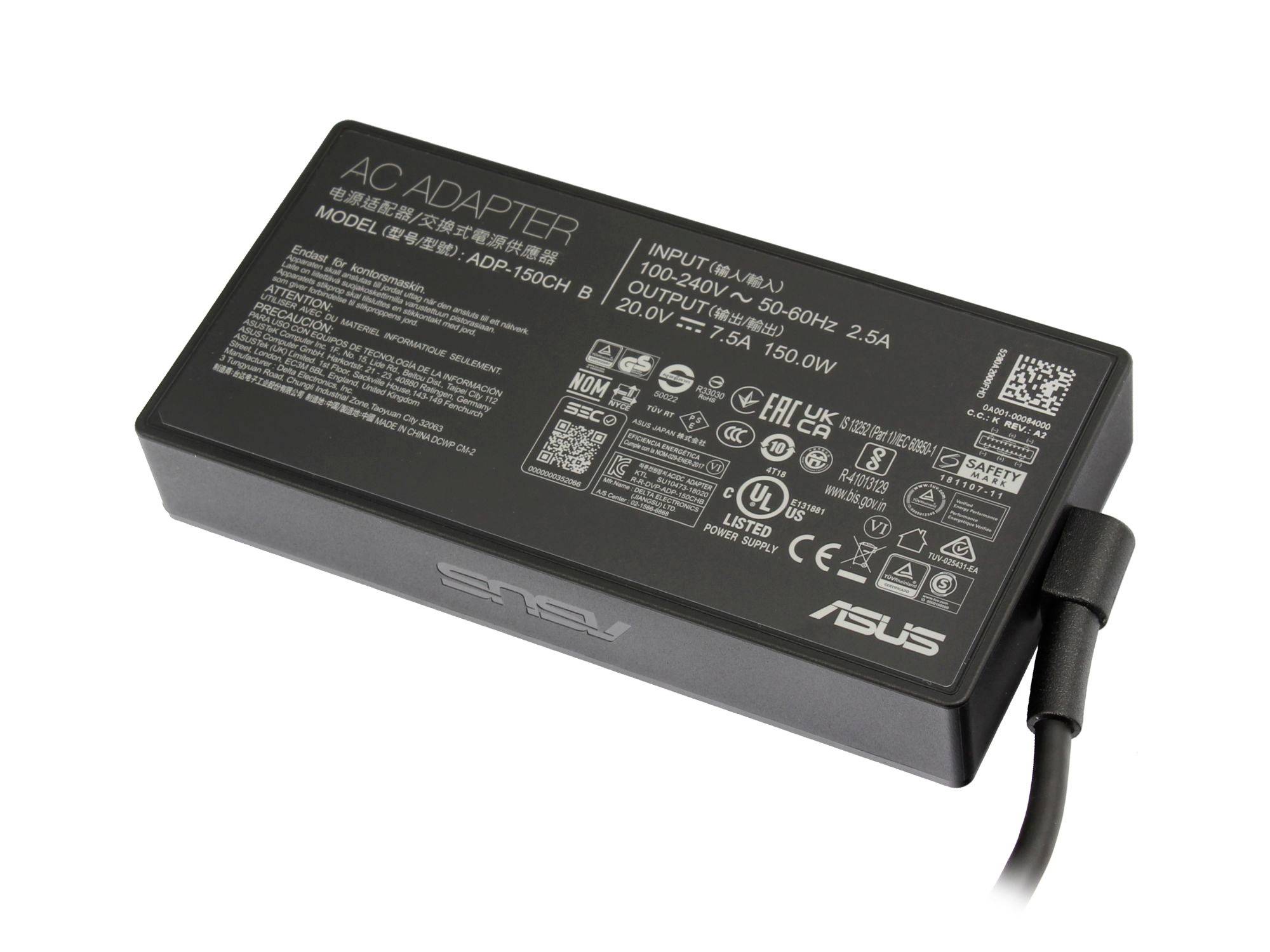 Schwarzes ASUS-Netzteil mit angeschlossenem Kabel und aufgedruckten Spezifikationen auf der Oberseite.