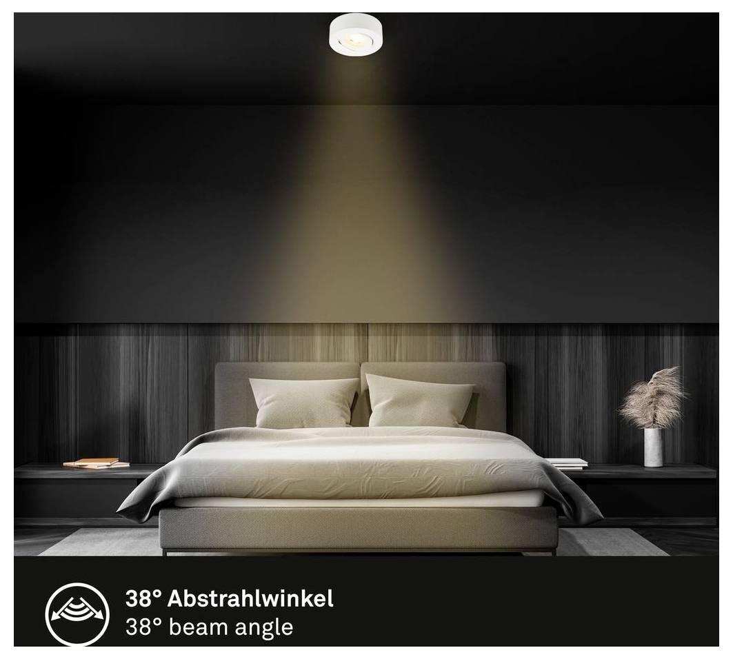 Modernes Küchen-Esszimmer mit langem Tisch, Barhockern, großen Fenstern und Fischgrätparkett, dargestellt in einer minimalistischen Innendesign-Darstellung.