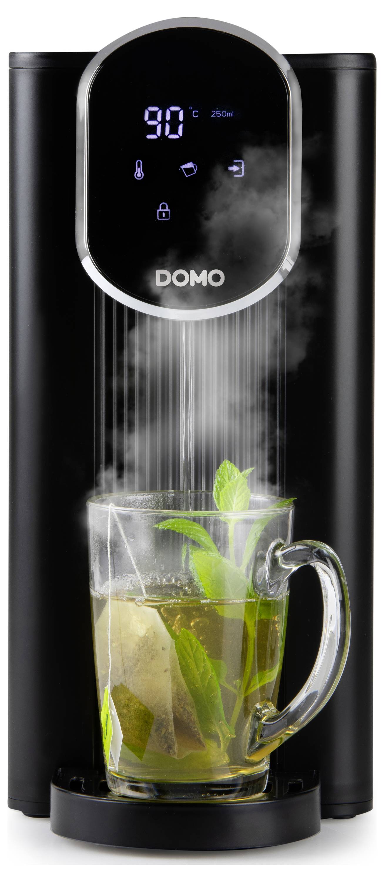 Schwarzer Teekocher mit Glasbecher, der heißen Dampf abgibt; Display zeigt 90 °C und das Logo 'DOMO'.