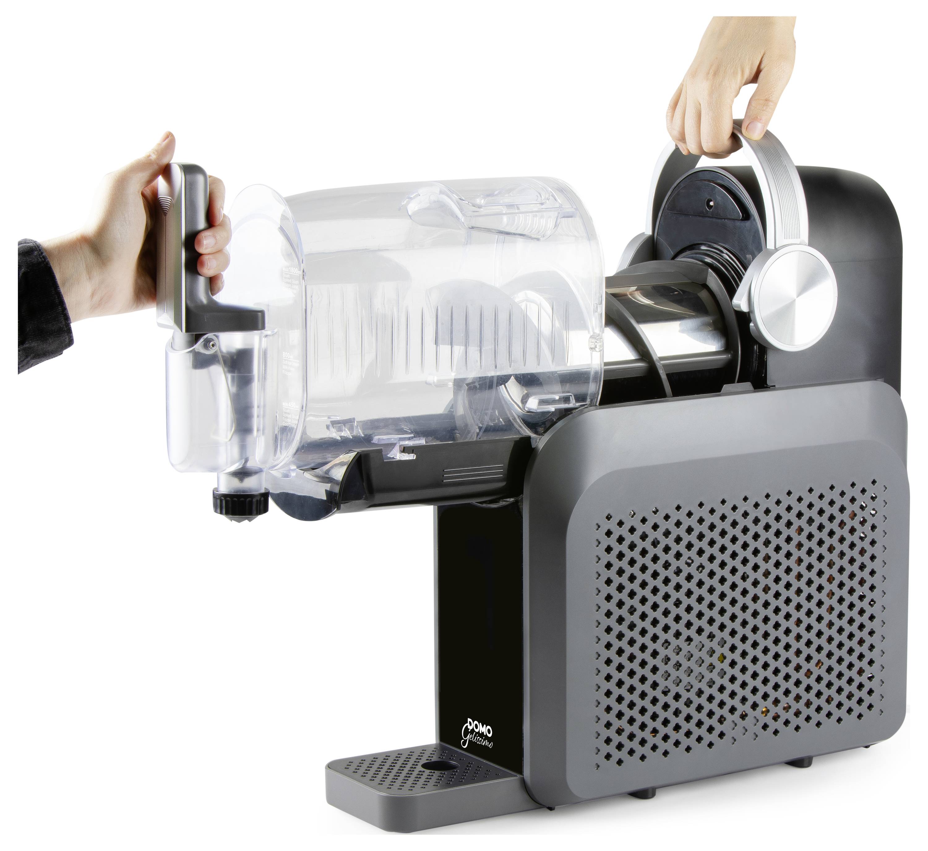 Hände bedienen eine elegante Getränkemaschine für die Arbeitsplatte mit einem klaren abnehmbaren Behälter und einer Auffangschale auf weißem Hintergrund.