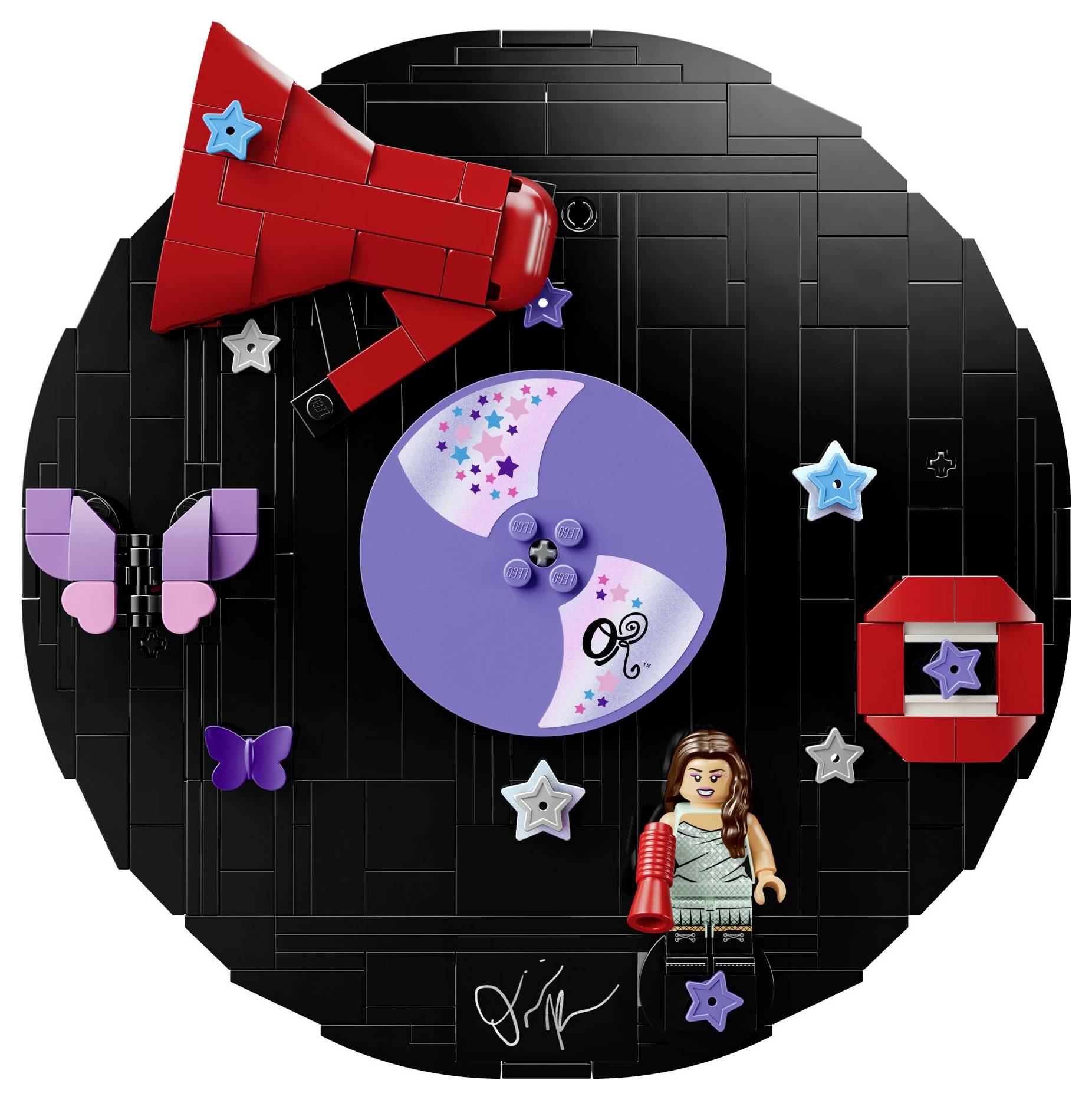 LEGO-artige Zirkularkunst auf schwarzem Hintergrund mit rotem Megafon, violettem Schmetterling und Kreisdiagramm, plus kleine weibliche Minifigur und Sterndekoration.