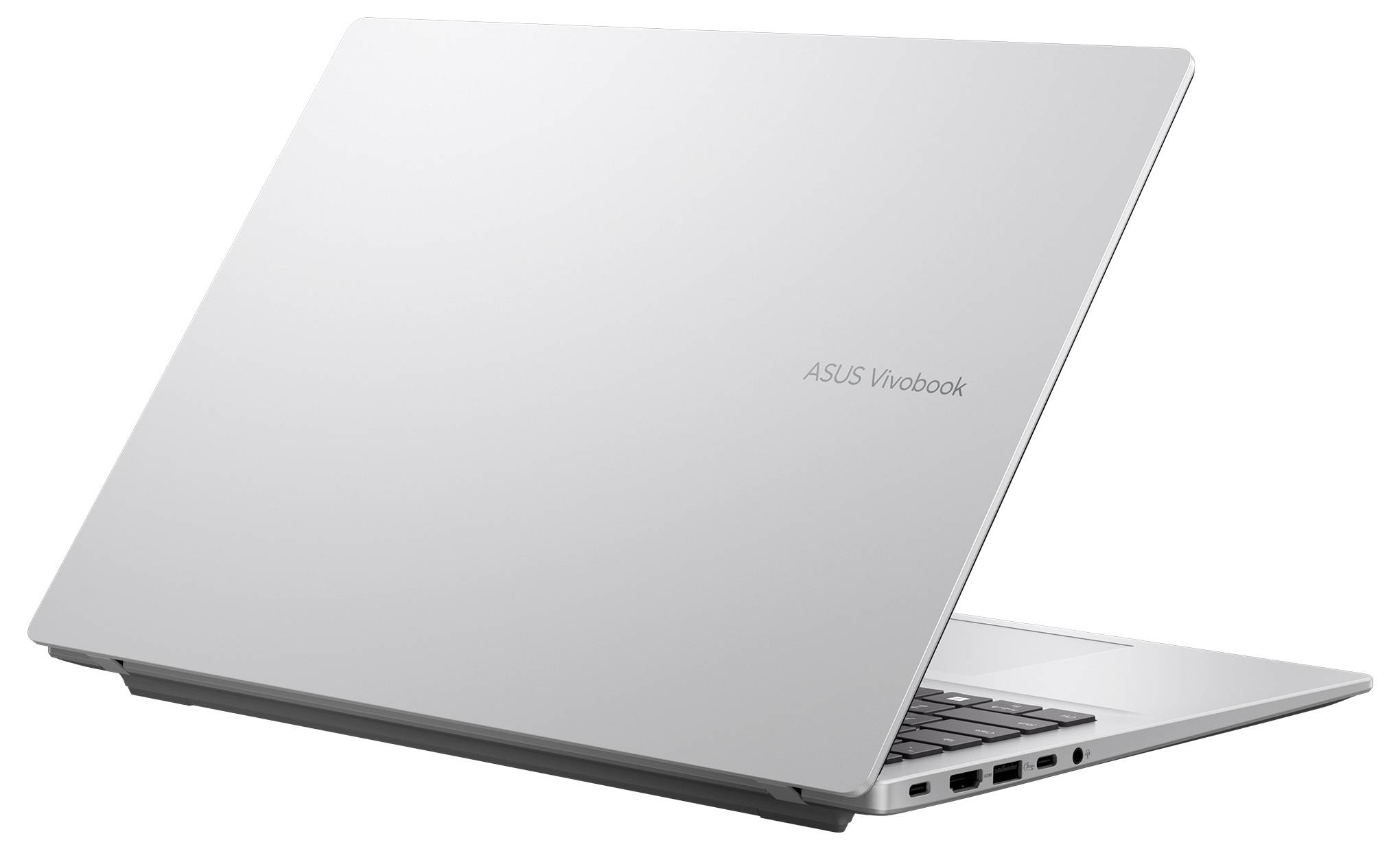 Silberner ASUS VivoBook Laptop, teilweise geöffnet, auf weißem Hintergrund, von der Seite gezeigt, mit sichtbarer Tastatur und Anschlüssen.