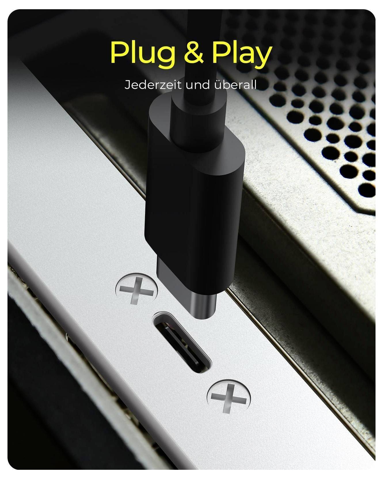 Nahaufnahme eines USB-C-Steckers, der sich mit einem Geräteport verbindet, mit dem Text „Plug & Play